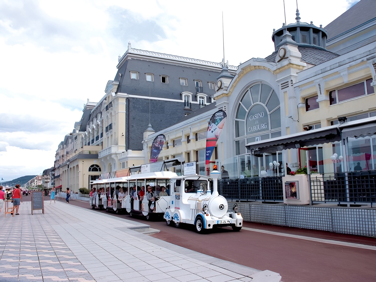 Petit train touristique de Cabourg