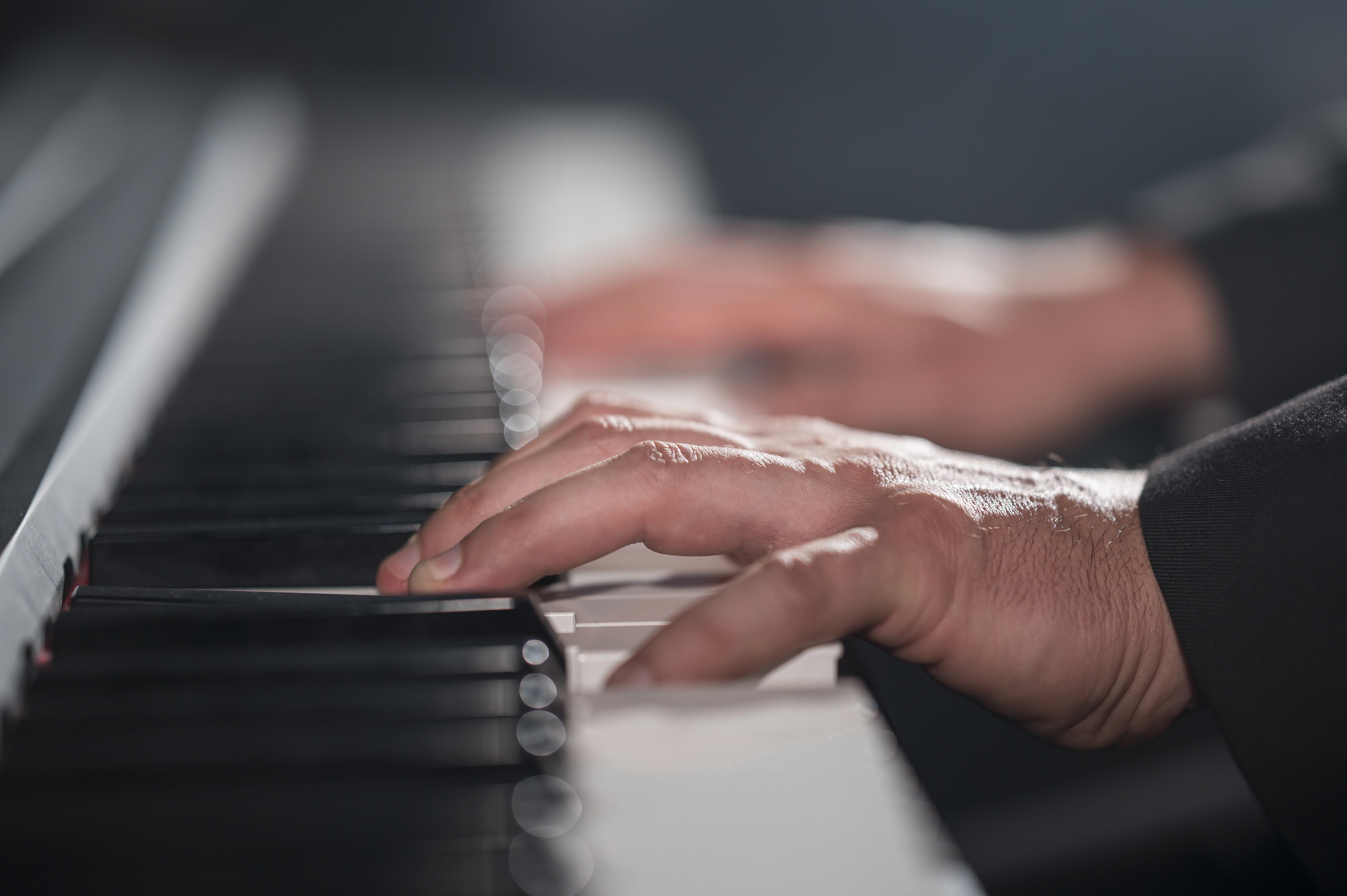 Piano (freepik)