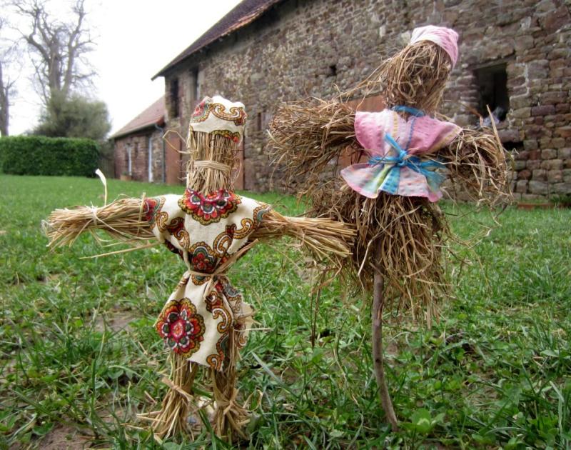 Fabrique ta poupée de foin : atelier bricolage