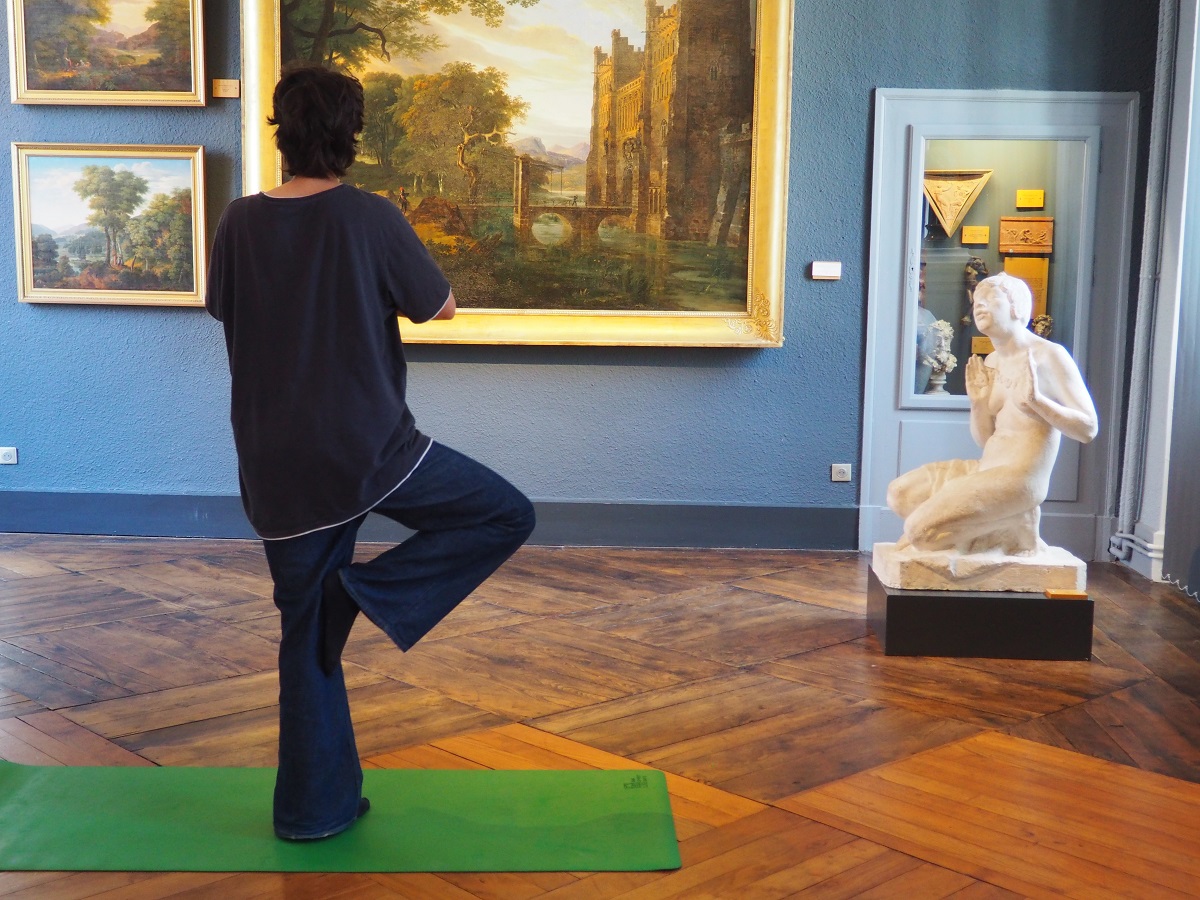 Yoga au musée