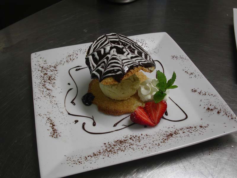 © orne tourisme Hotel Le Dauphin - Moulins la Marche