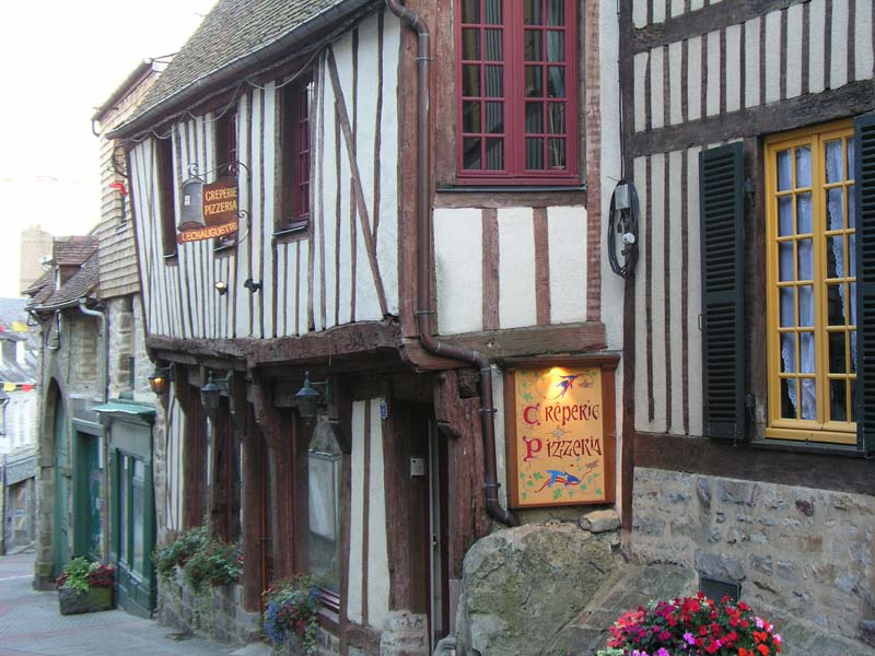 © orne tourisme L'Echauguette - Domfront