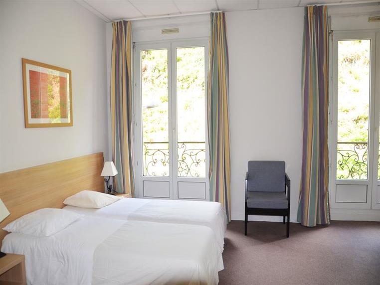 © les thermes Residence-des-thermes-Bagnoles