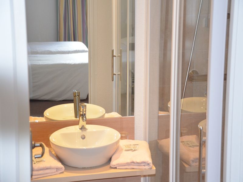 © les thermes Residence-des-thermes-Bagnoles