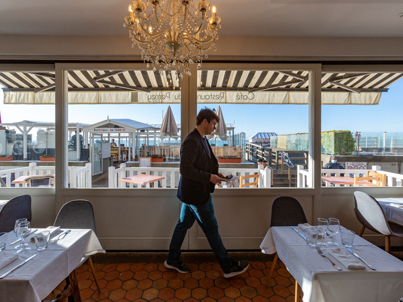 Restaurant-A--F.Godard--3310 800x600