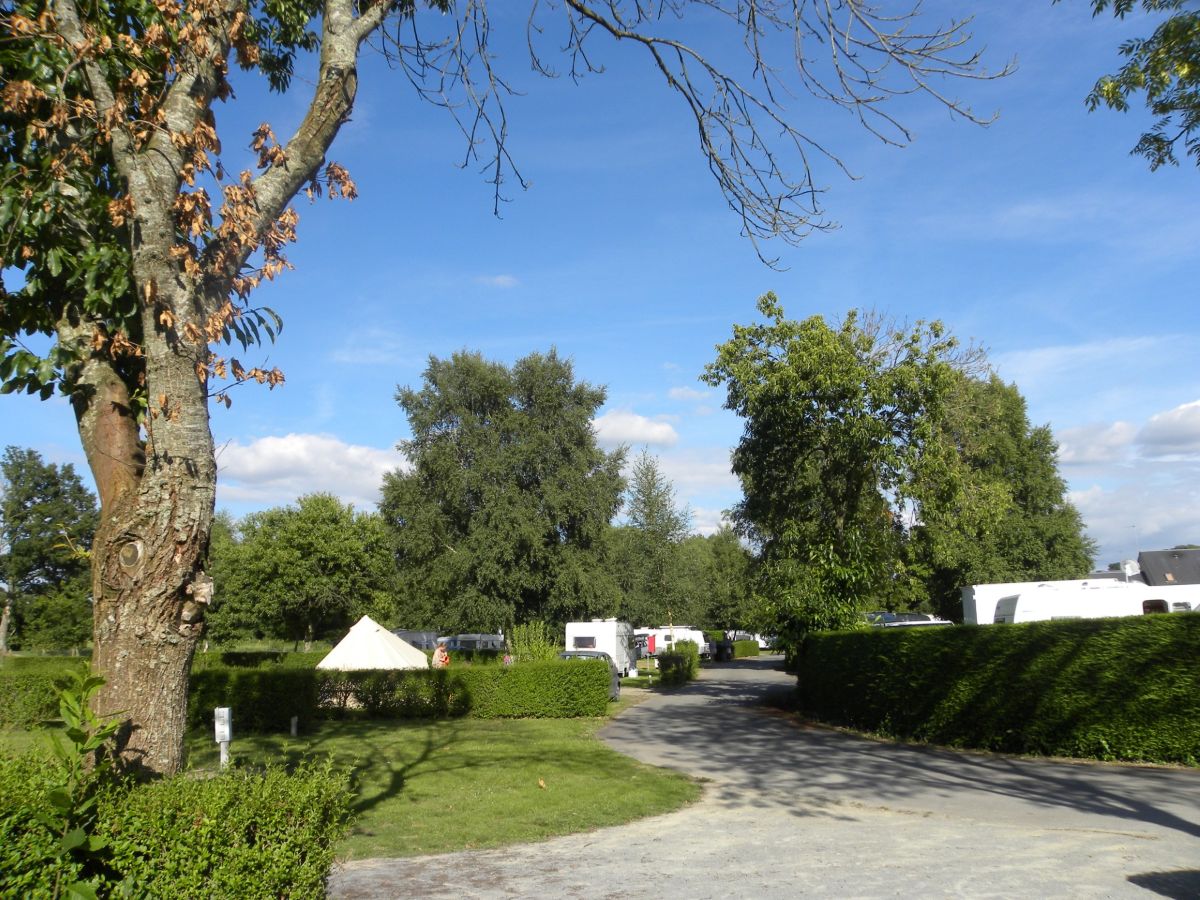 Camping municipal de Saint-Hilaire-du-Harcouët > La Sélune