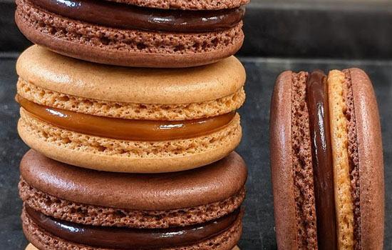 Macarons chocolat & caramel beurre salé