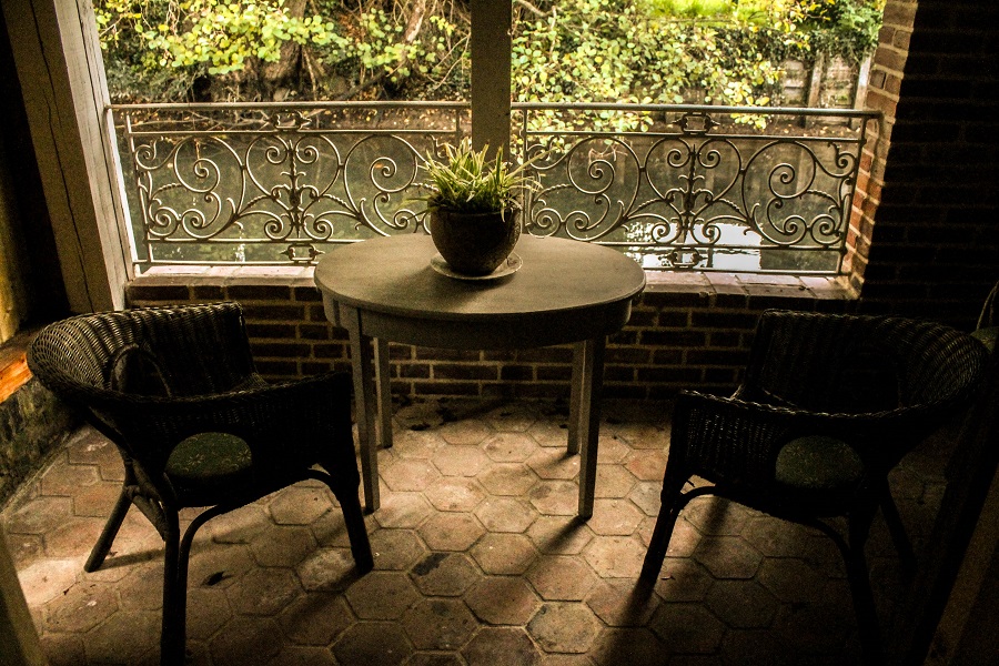 Suite-Lavoir---Vue-interieure-de-la-terrasse