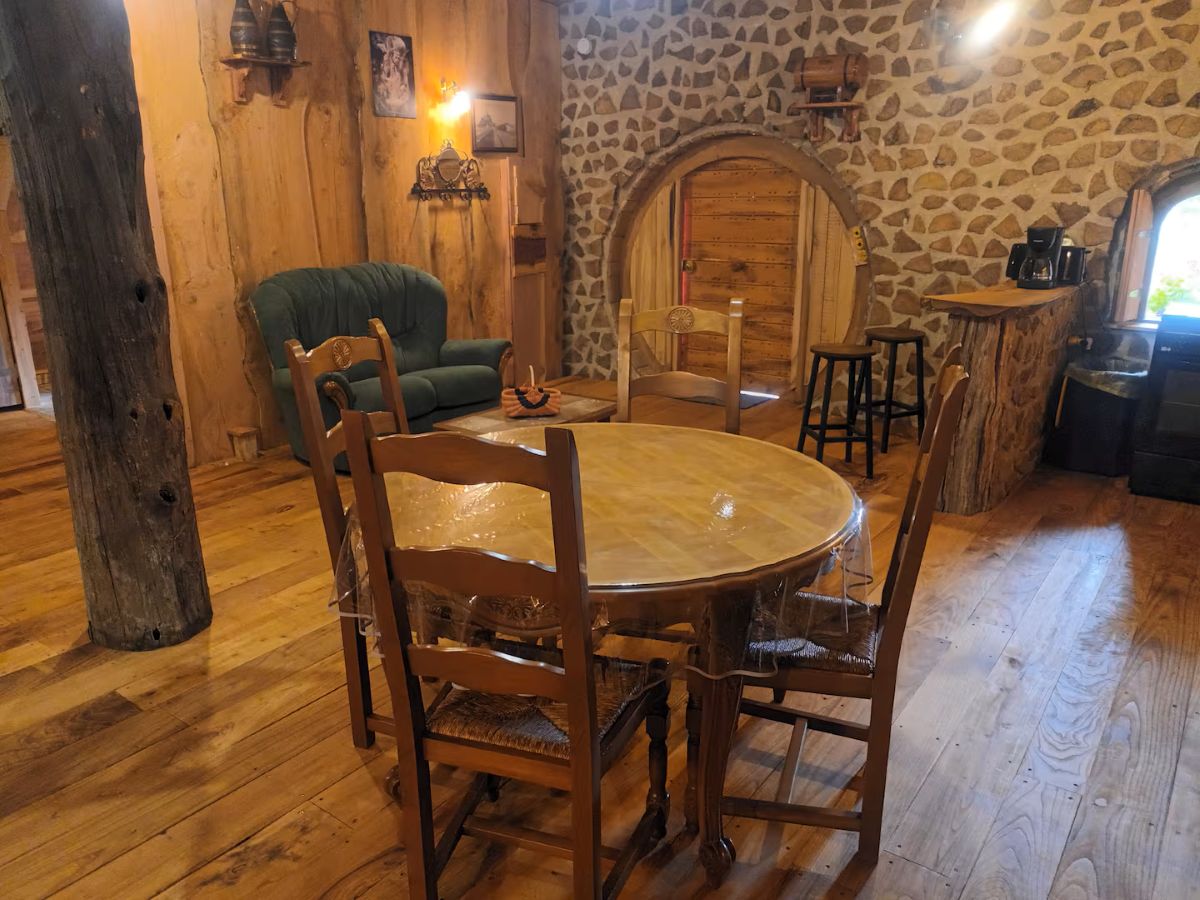 Hobbit Creux de Crique