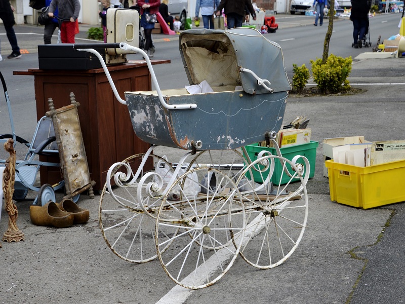 Vide grenier G Pixabay Vide grenier G
