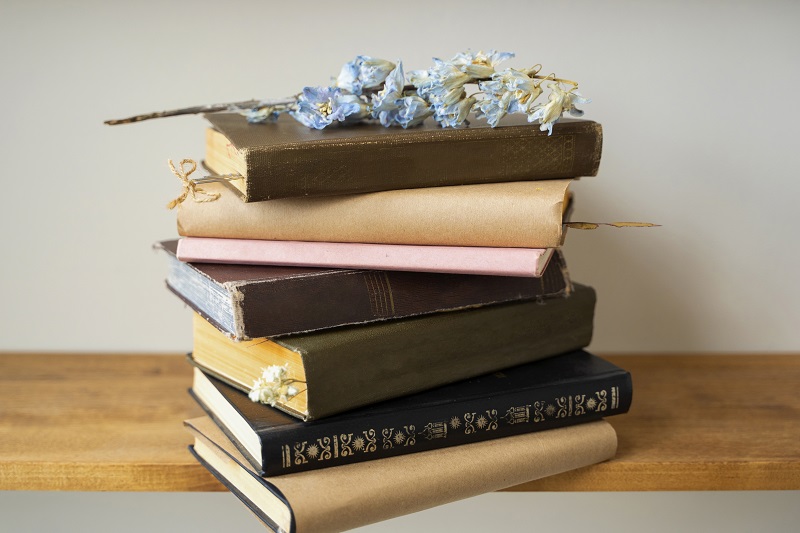 Vieux livres (freepik)