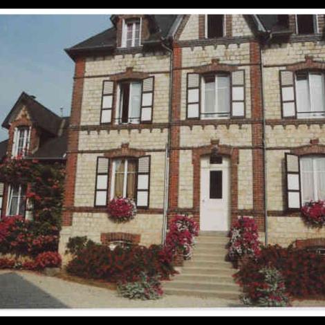 © Mme BERNIER Villa Jeanne d'Arc Bagnoles de l'Orne