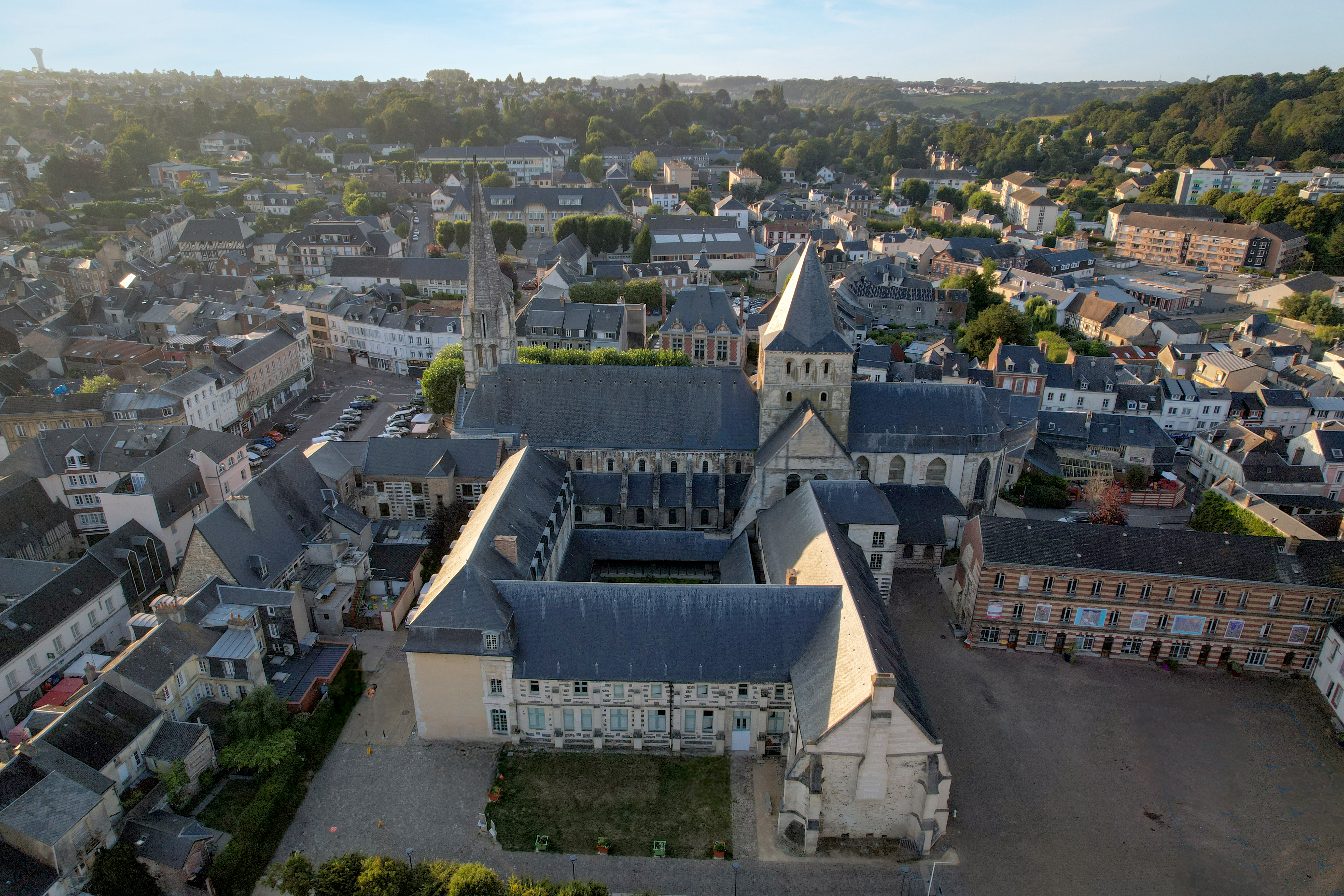 Vue aérienne abbaye de Montivilliers 2025