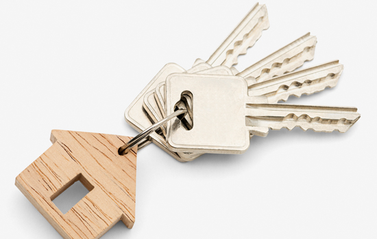 Wooden-keychain-white - ©Freepik
