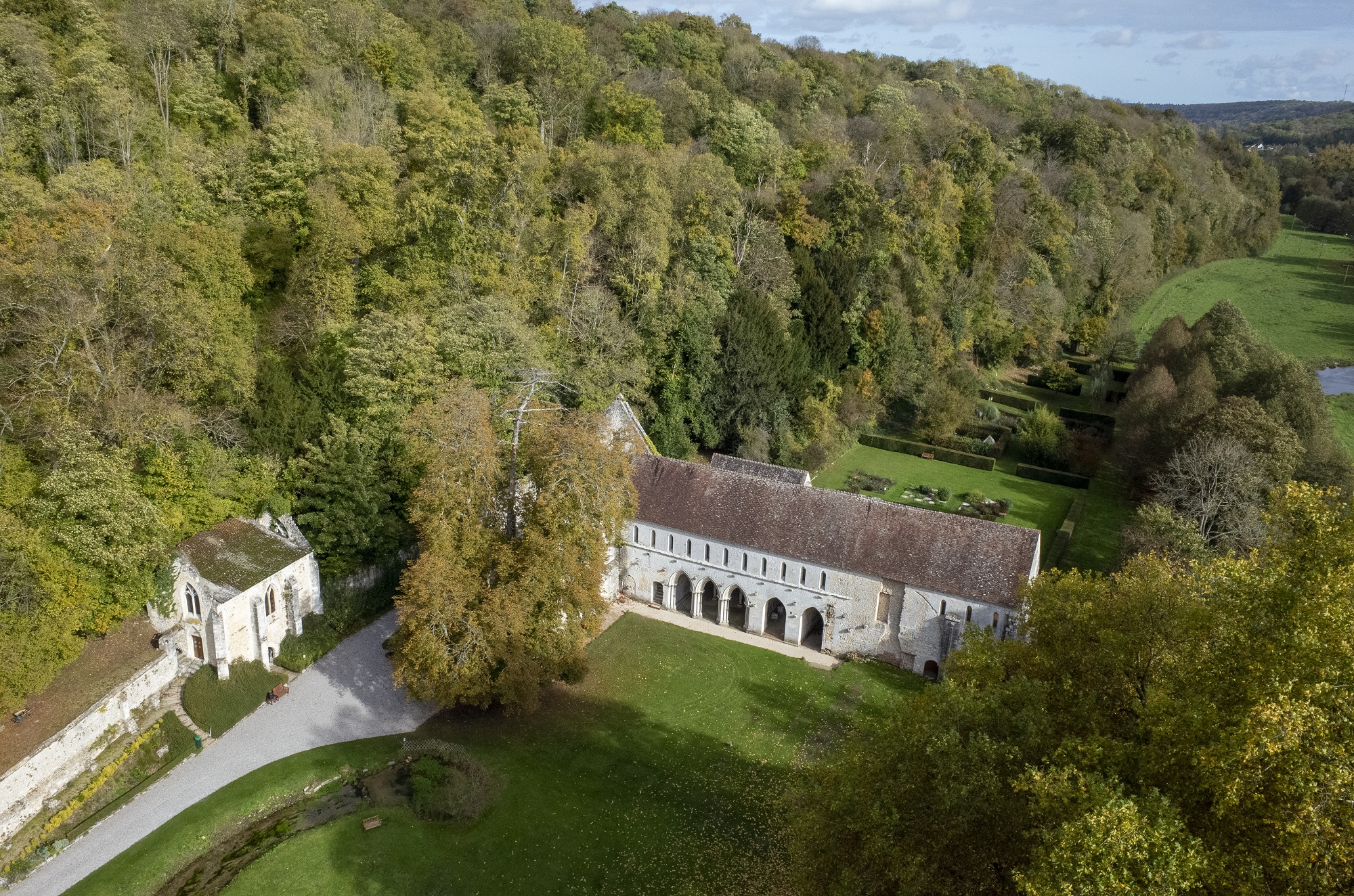 Abbaye Notre-Dame de Fontaine-Guérard - photo 5