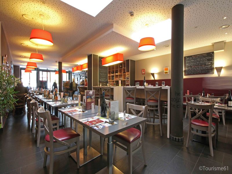 © Le Dauphin brasserie-Le-Dauphin-l-aigle