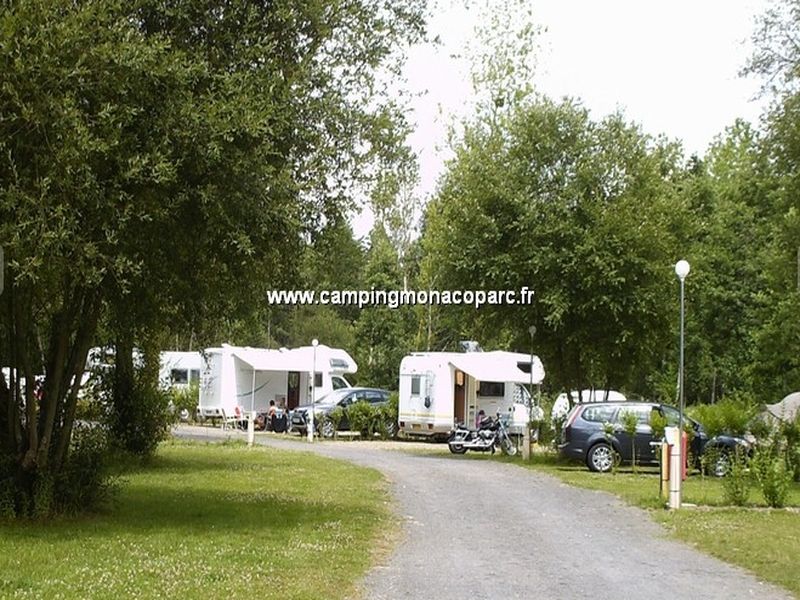 © Monaco Parc camping-monaco-parc-longny-au-perche