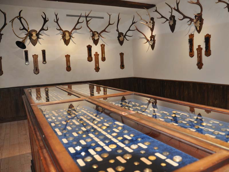 ©Orne Tourisme Château de Carrouges - Salle de vénerie