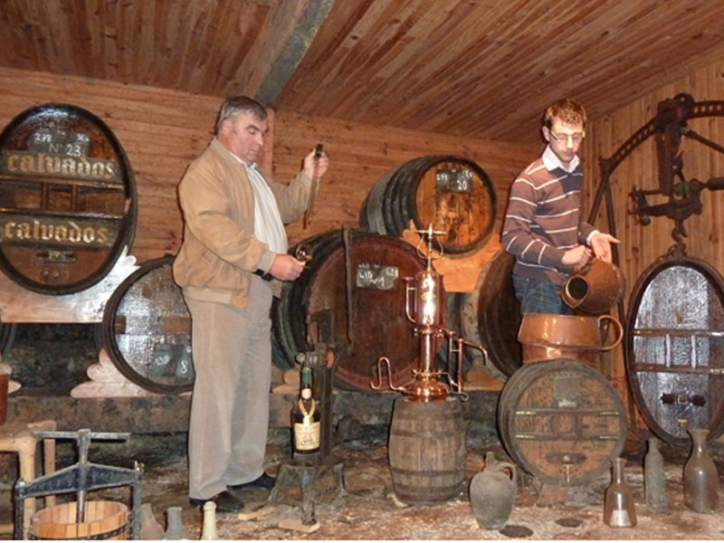 ©Caves Chatel Caves Chatel - La Chapelle d'Andaine