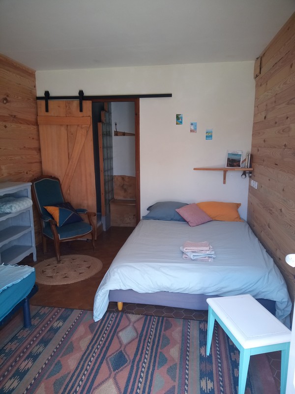 Une chambre au calme près de la mer