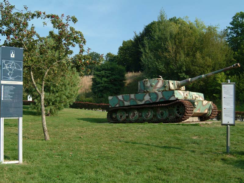 ©OT Pays de Camembert Char Tigre - Vimoutiers