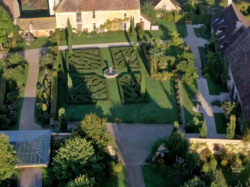 ©David Commenchal-CD61 Les Jardins du Montperthuis - Chemilli