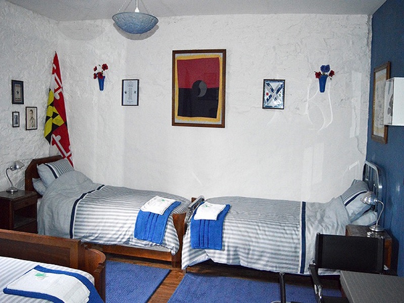 Le Pont de la Pierre Vintage B&B