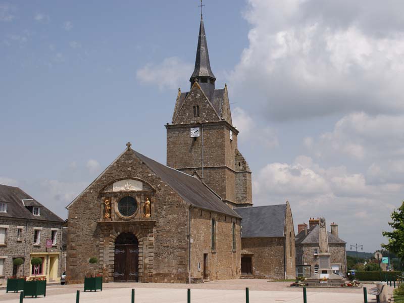 ©Orne Tourisme Eglise de Rânes