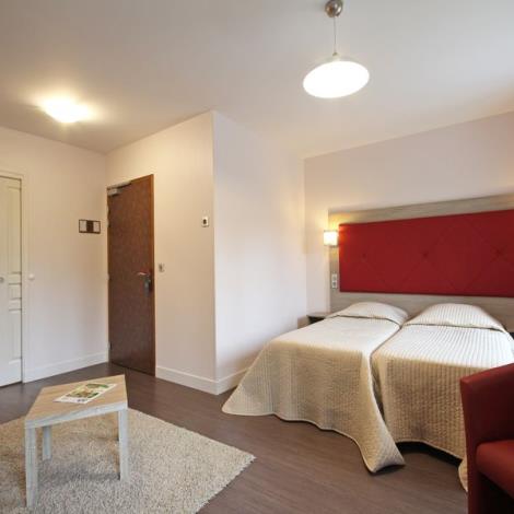 © orne tourisme hotel-de-France-Domfront