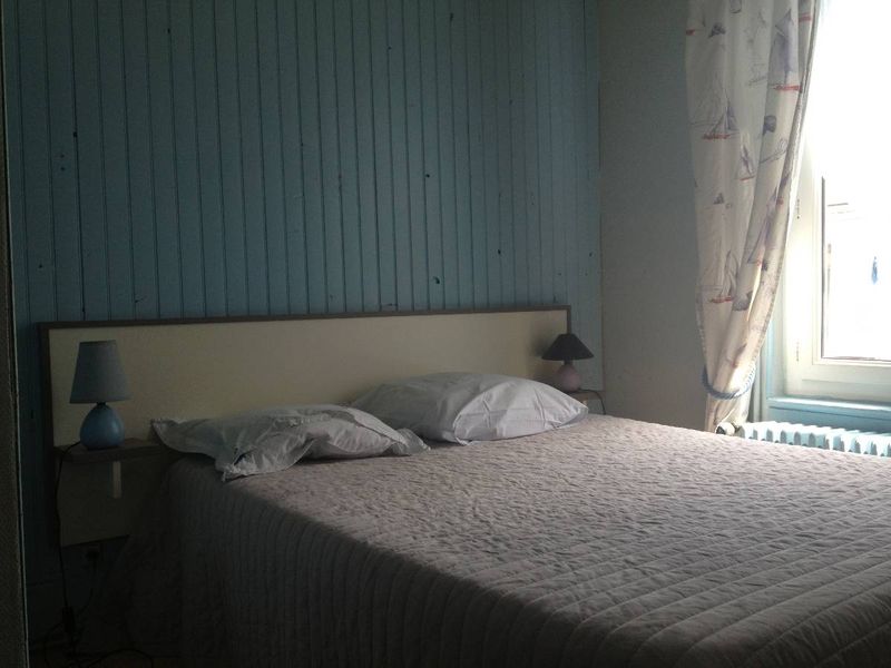 © OT L AIGLE hotel-restaurant-Piazza-Café-l-Aigle