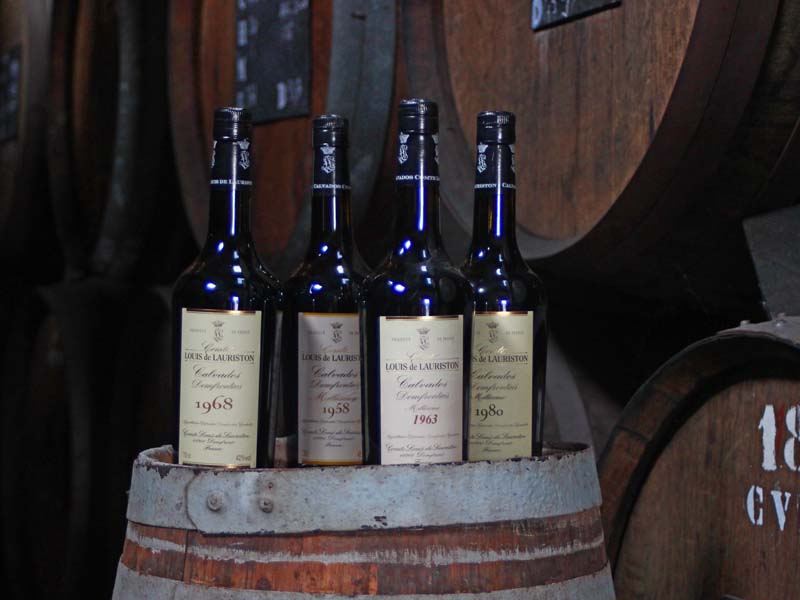 ©JE Rubio Calvados Comte Louis de Lauriston - Domfront