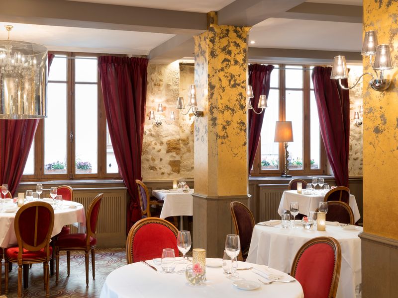 © MR CANET ALEXANDRE le-Tribunal-Mortagne