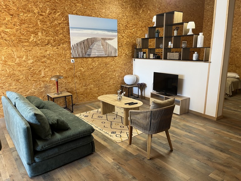 Grand studio aménagé façon loft