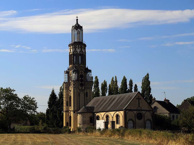 Eglise NotreDame de la Salette LONGNY LES VILLAGES en Normandie CDT de l'Orne