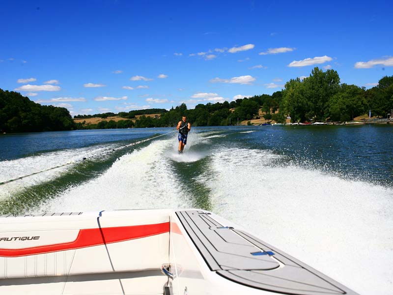 ©JE Rubio Motonautisme en Suisse Normande - Putanges le Lac