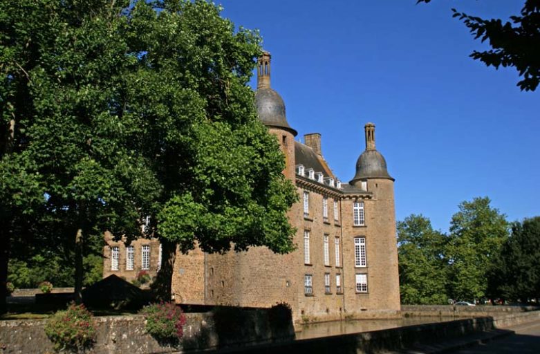 musee-chateau-flers-800-2-781x512 flers tourisme musee-chateau-flers-800-2-781x512
