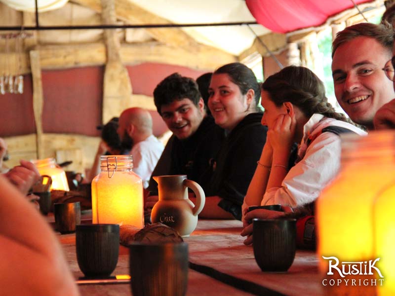 ©RustiK RustiK - Parc d'immersion médiéval - Chailloué