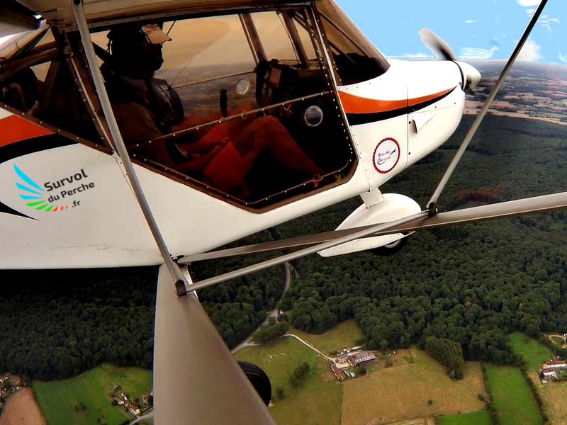 ©Survol du Perche Survol du Perche en ULM - St Germain de la Coudre