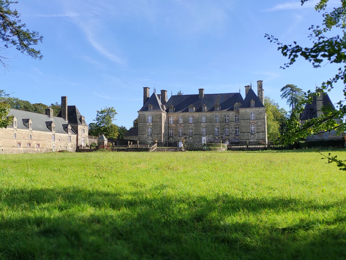 Maison d’hôtes Chambres d'hôtes > Les Communs de Chiffrevast à Tamerville