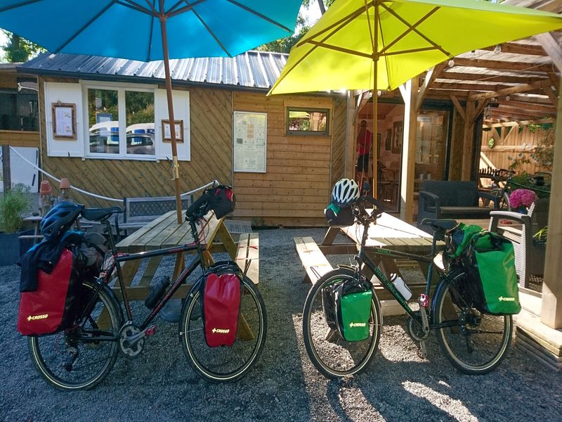 ©CAMPING DE LA ROUVRE tente-cyclo-randonneur-camping-Rouvre