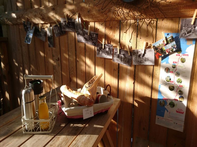 ©CAMPING DE LA ROUVRE tente-cyclo-randonneur-camping-Rouvre