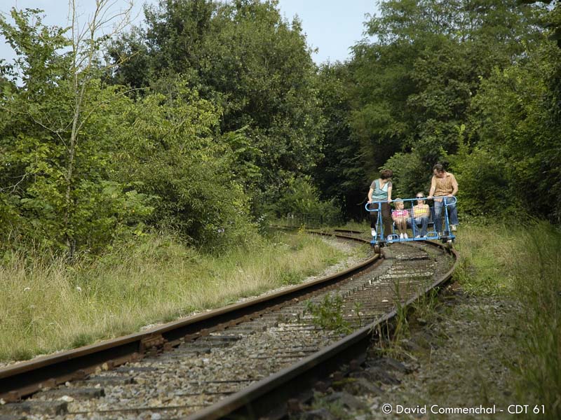 ©D. Commenchal Vélo Rail de la Suisse Normande