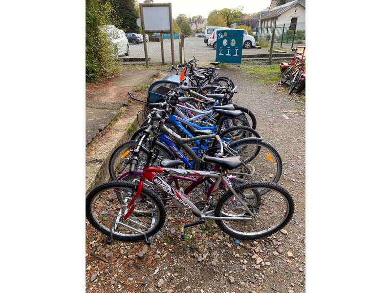 ©Avenir Espoir 2000 Location de vélos et rosalies - Bagnoles de l'Orne