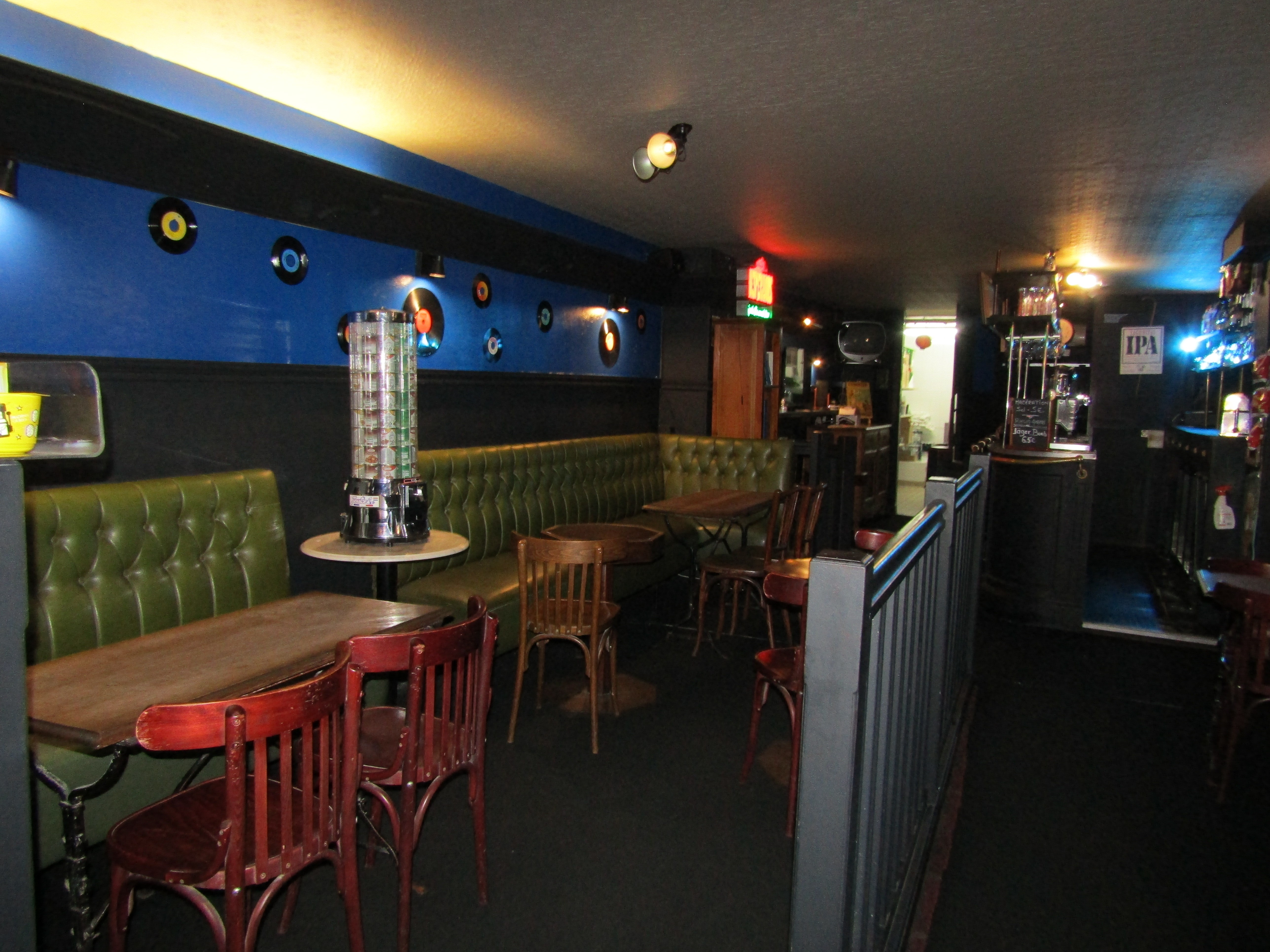 Le Yard pub